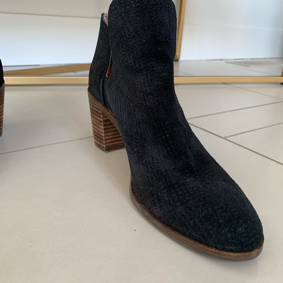 Lucky Brand leather ankle boots - Picture 2 of 4